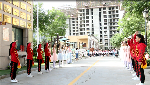 西安大白杨小学梨花朵朵艺术节开幕(4)