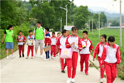 山城童行——陕西大眼蛙公益服务中心组织圆梦公益行(9)