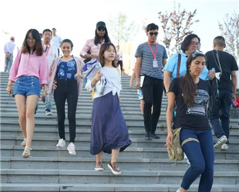 壮丽70年•见证延安红“一带一路”30余家国内外主流媒体观看红秀《延安 延安》(3)