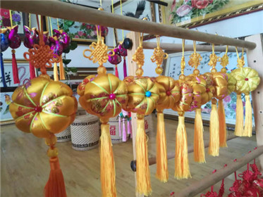 山阴县：雁门小香包绣出致富大名堂(3)