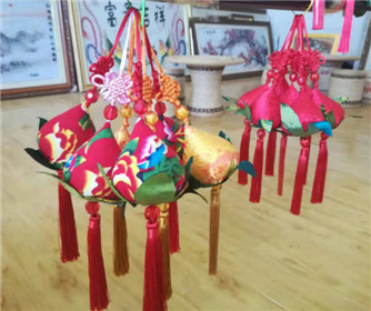 山阴县：雁门小香包绣出致富大名堂(4)