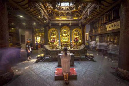 惊讶！西湖边竟然隐藏着一座铜宫，还免费参观？(18)