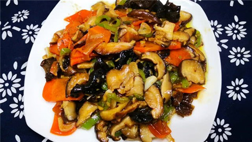 清水洗香菇，比不洗还脏！水里撒一把，虫卵脏物“自动”跑出来(1)