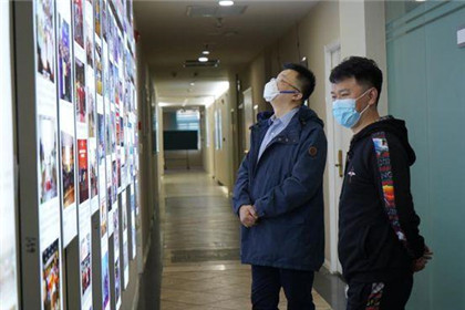 英国皇家整形外科学院唯一华人院士朱宁文教授一行参观旭美整形医院(2)