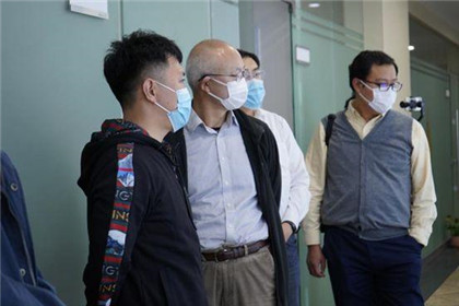 英国皇家整形外科学院唯一华人院士朱宁文教授一行参观旭美整形医院(3)