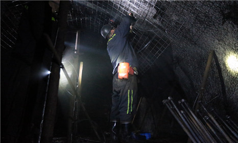 陕煤蒲白建庄矿业：集众智、合众力，共克万难齐心稳掘进(2)
