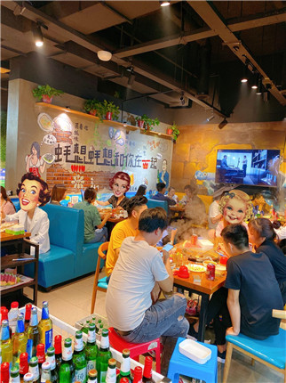 西安阿龙哥串串香：厚道赢得客满门(4)