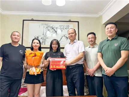 女生高考602分读职业技术大学引热议,校方回应:拟就读专业就业率达98%,薪资待遇不错(1)