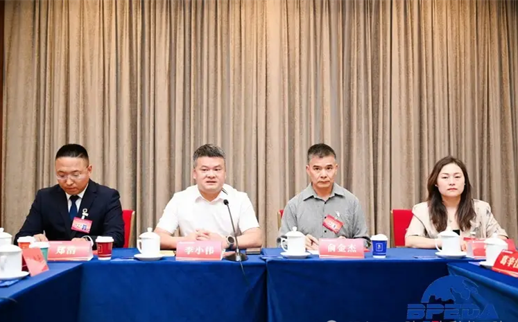 2025民营经济发展与企业家座谈会在京召开，陕西省黄民主出席并建言(3)