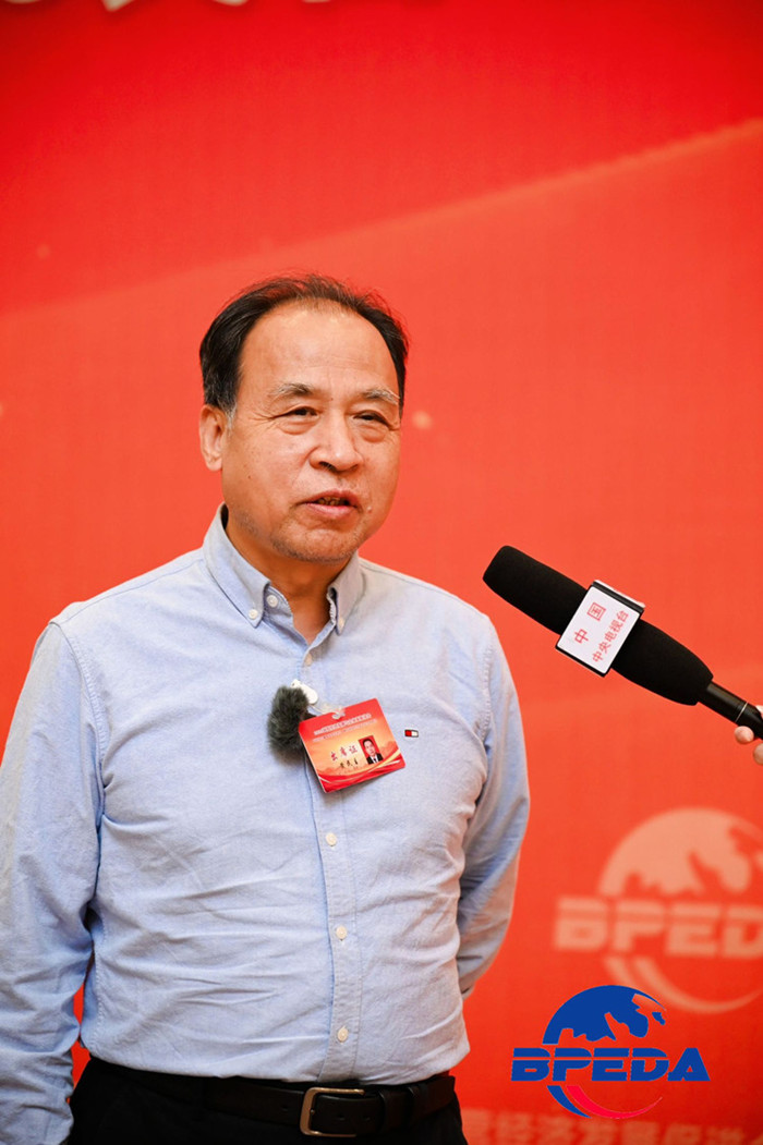 2025民营经济发展与企业家座谈会在京召开，陕西省黄民主出席并建言(7)