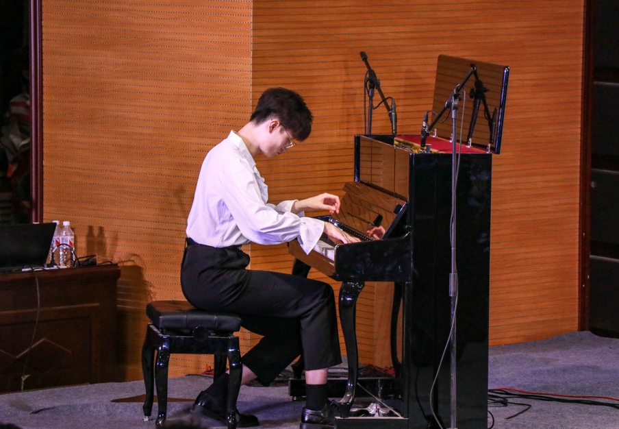 西安科技大学举办“乐动心弦 美润心灵”美育教学师生音乐会(4)