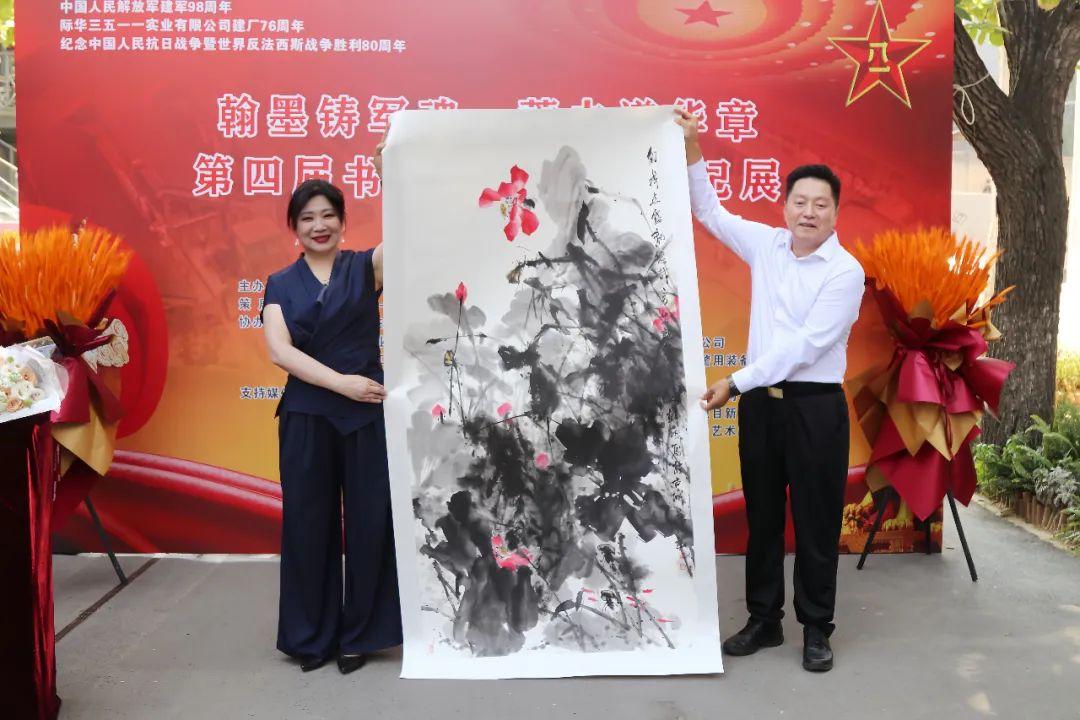 “翰墨铸军魂·蓄力谱华章”第四届书画展暨工业印记展在际华3511文创科技园开幕(14)