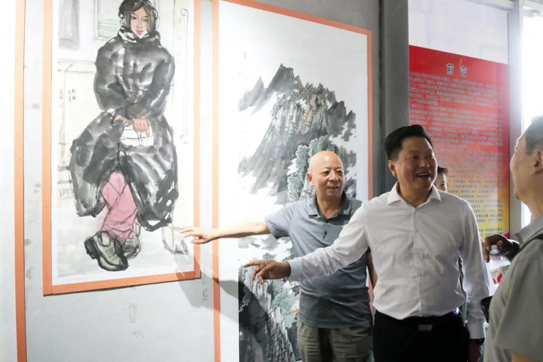 “翰墨铸军魂·蓄力谱华章”第四届书画展暨工业印记展在际华3511文创科技园开幕(17)