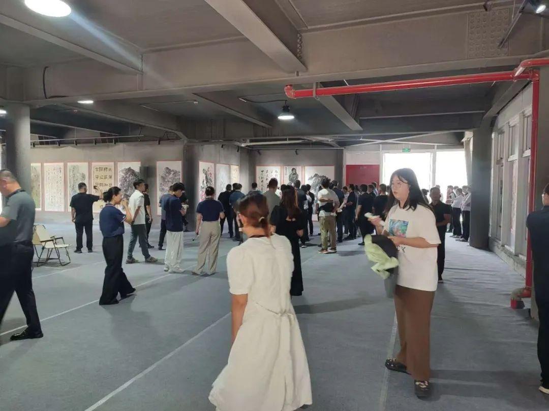 “翰墨铸军魂·蓄力谱华章”第四届书画展暨工业印记展在际华3511文创科技园开幕(20)