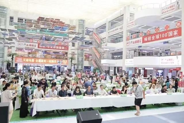 粽情端午・爱在原点 西安原点新城开展端午公益活动温暖辖区老人(5)