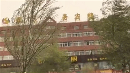 陕西紧急发布38条预警！阵风7-8级！车被吹倒！人站不稳(3)