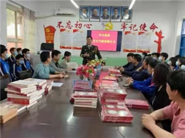 教授李兵回母校磁县贾璧中学捐赠书籍(图3)