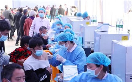 紧急提醒！新冠疫苗紧急使用年龄有变(1)