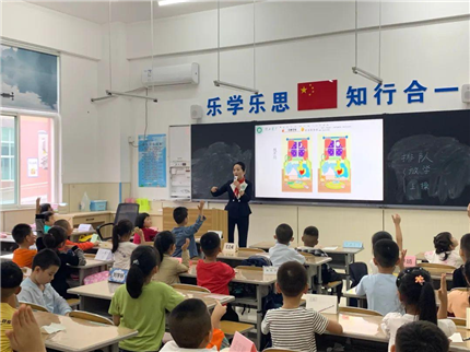 “少儿礼仪养成”系列公益讲堂活动走进西安航天城第五小学(2)