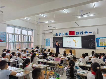 “少儿礼仪养成”系列公益讲堂活动走进西安航天城第五小学(3)