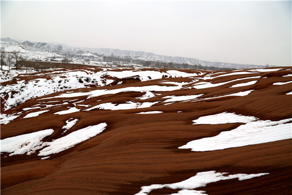 美丽的陕北榆林靖边龙洲丹霞雪景(6)